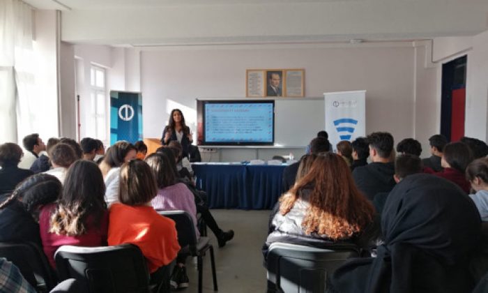 SODİGEM Lise Öğrencilerine Sosyal Medyayı Anlatıyor