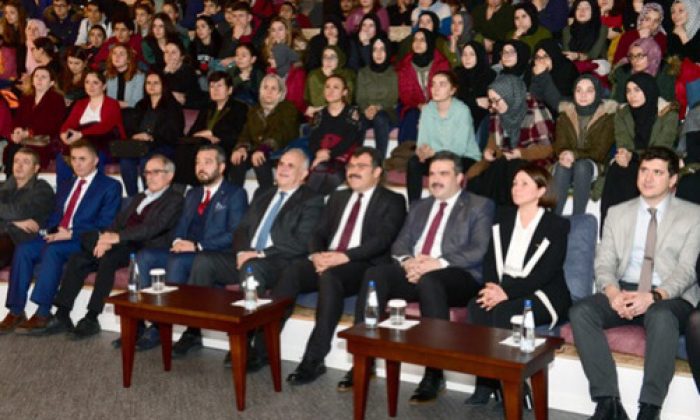 TÜBİTAK Başkanı Prof. Dr. Mandal, Anadolu Üniversitesi Öğrencileriyle Buluştu