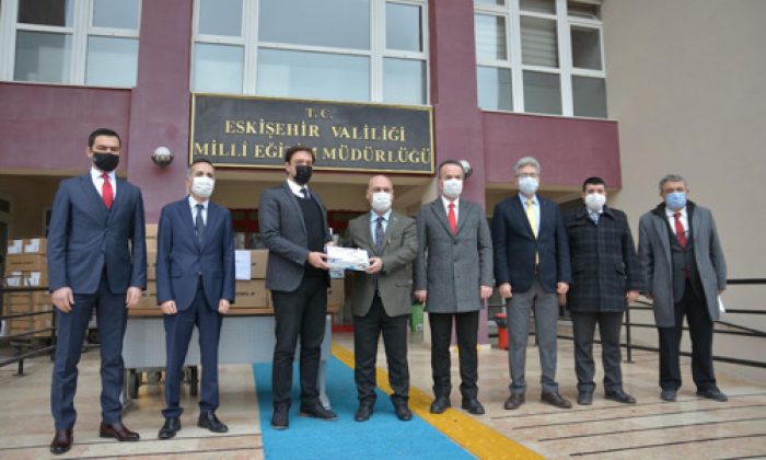 Türk Kızılayı Eskişehir ve İl Millî Eğitim Müdürlüğü’nden Uzaktan Eğitime Yakın Destek